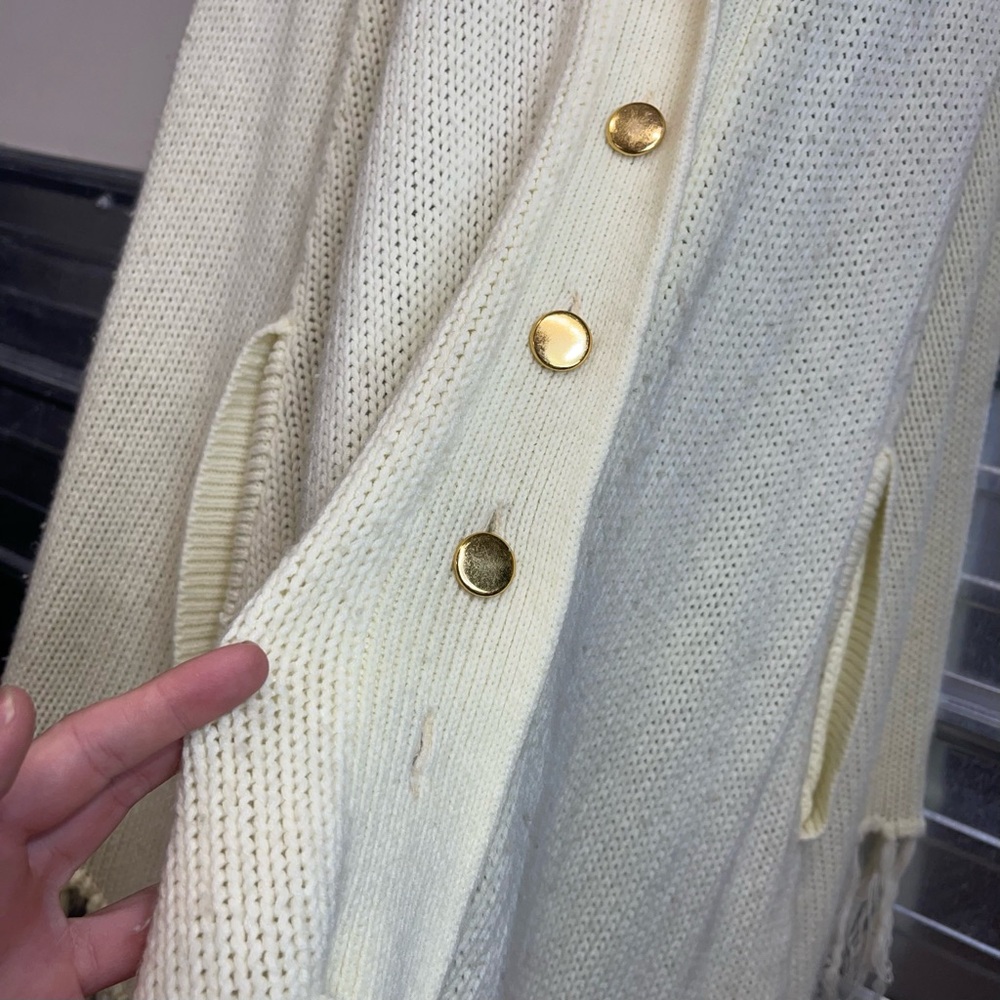 Vintage 1970s Cream Shawl Oversized Sweater Fringe Ivory Button Cardigan - Picture 5 of 12